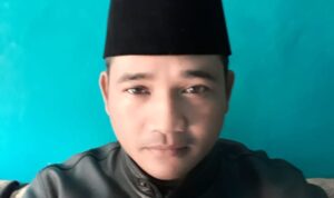Asep Bima Salah seorang Tokoh aktivis Lingkungan Desa Cigadog yang concern dalam pengembangan dan kemajuan Desa Cigadog.