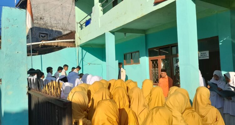 Foto: Kegiatan Bai'at Gabungan santri Tsanawiyah dan Muallimin PPI 213 Darusyifa Sukawening