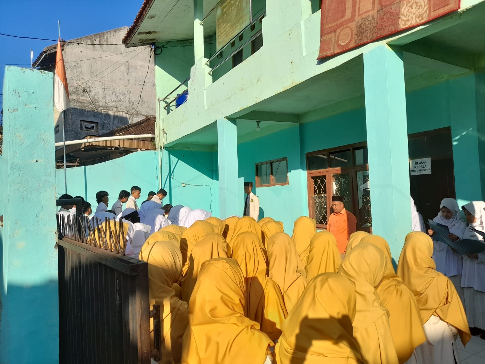 Foto: Kegiatan Bai'at Gabungan santri Tsanawiyah dan Muallimin PPI 213 Darusyifa Sukawening