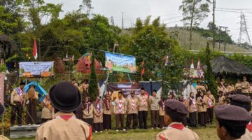 Kelompok Kerja Madrasah Ibtidaiyah (KKMI) 4 Garut menggelar kegiatan perkemahan harmoni  di Camping Ground Awit Sinar Alam Darajat