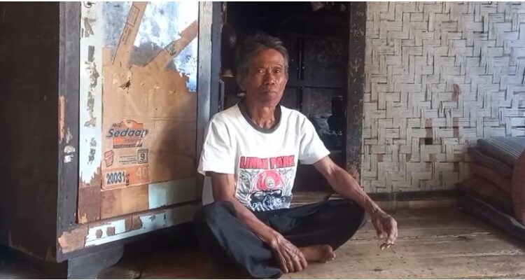 Ilin Warga Kampung Sukadanuh Desa Linggamukti Kecamatan Sucinaraja Garut