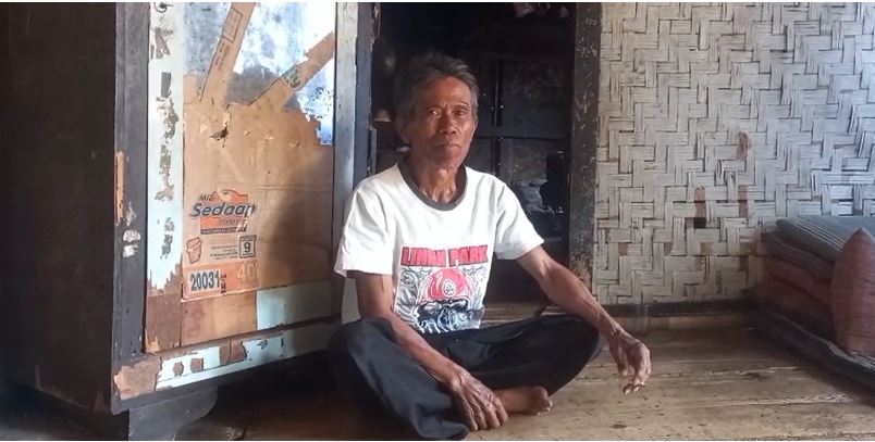 Ilin Warga Kampung Sukadanuh Desa Linggamukti Kecamatan Sucinaraja Garut