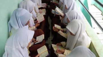 Semangat Pagi MTs Persis Darusyifa: Siswa Awali Hari dengan Kegiatan Tadarus Al-Qur’an