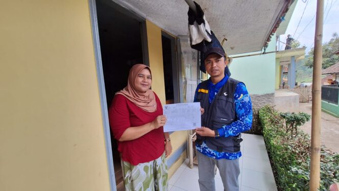 
					Nurhayati KPM PKH Desa Sukaratu Sucinaraja resmi graduasi mandiri sebagai bentuk kepedulian sosial kepada warga yang lebih membutuhkan bantuan sosial.
